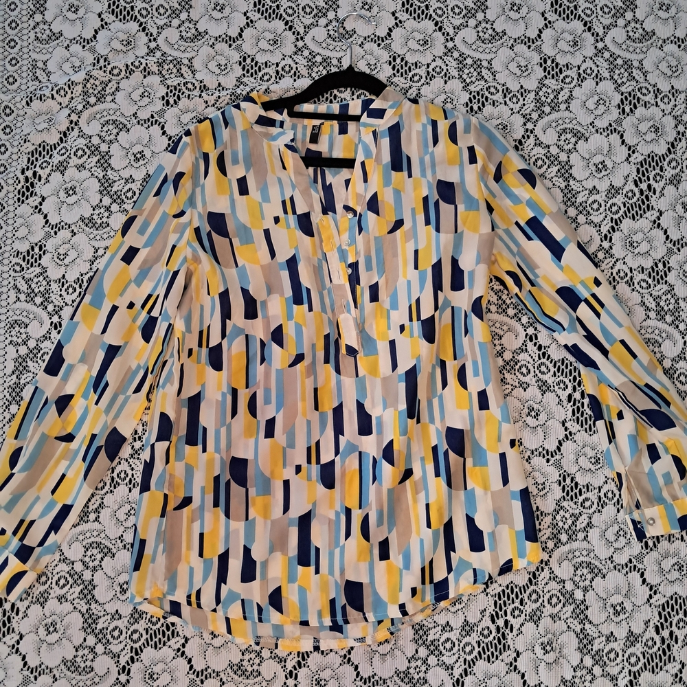 EUC Small blouse with geometric print blue yellow 3 Buttons On Front